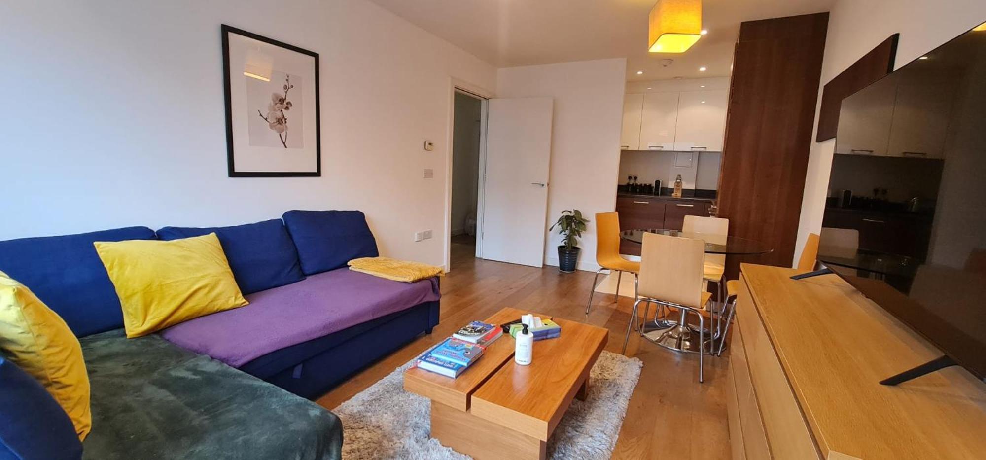 The Island & Cutty Sark Apartment *